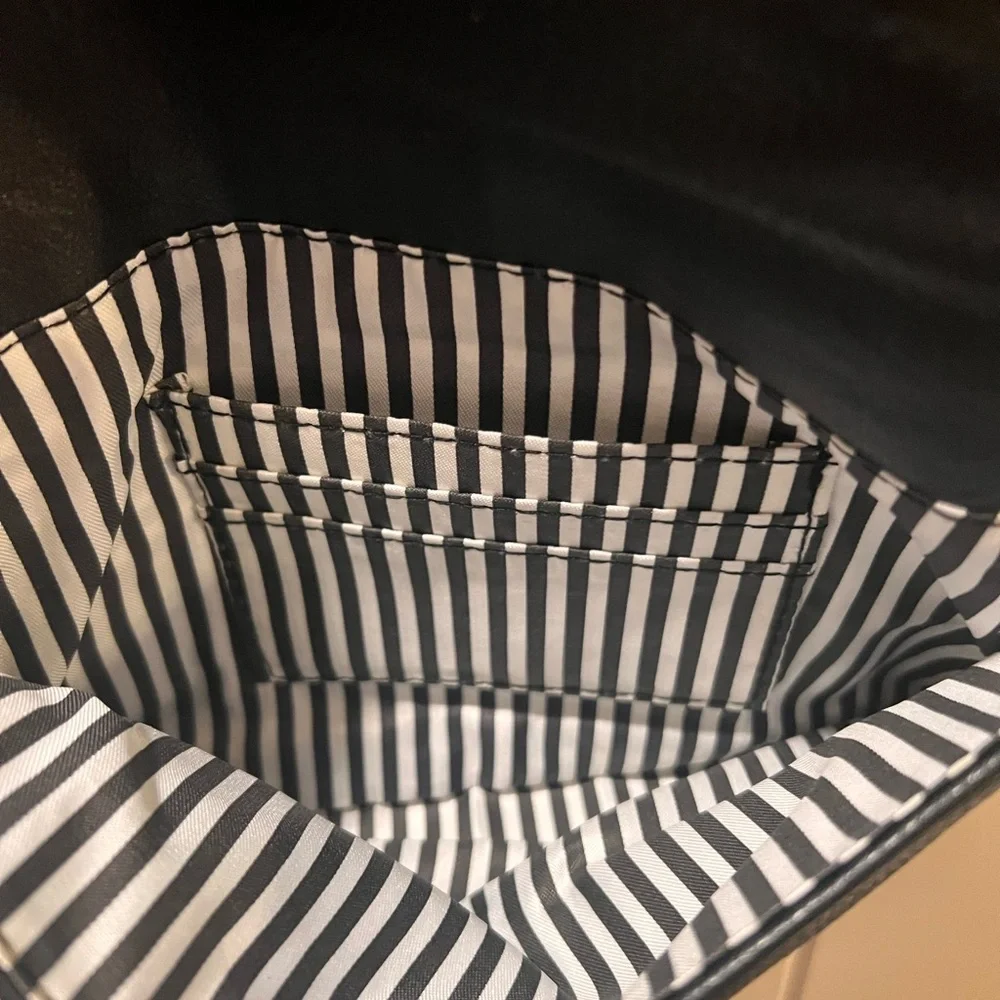 Small Envelope Crossbody Purse - Picture 4 of 5